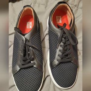 FitFlop size 9 black tennis shoes